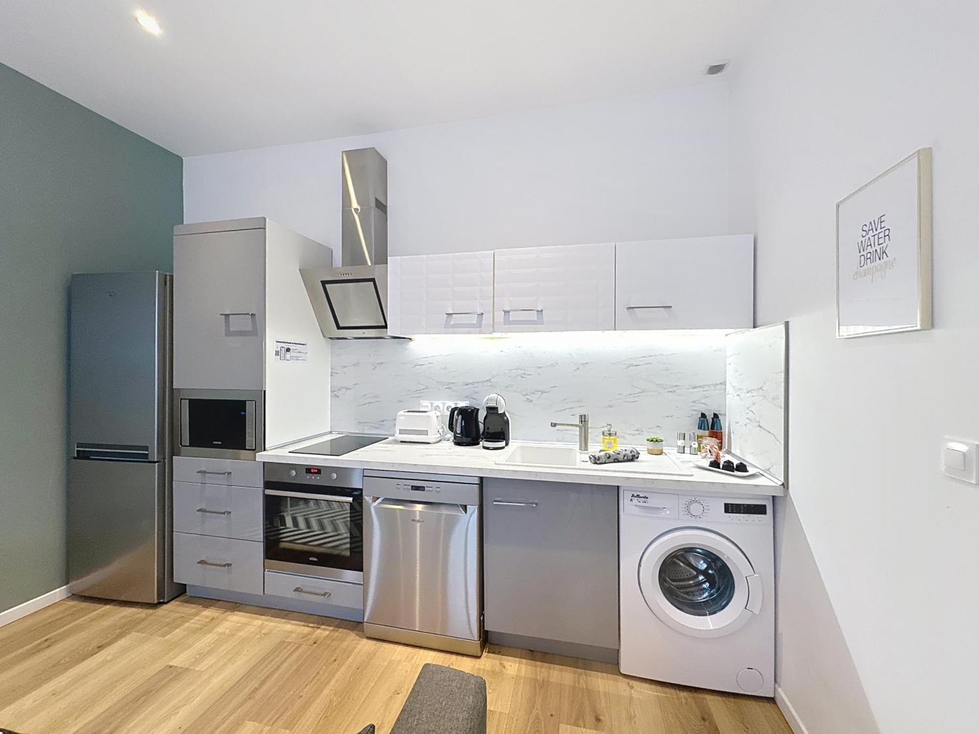 Le Sacre - Centre - Cour Privative - Parking Apartman Reims Kültér fotó